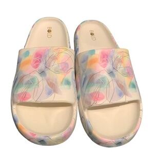 💝🇨🇦Bold Design Vegan EVA Cloud Pastel Sandals Size 38-39 BRAND NEW 🇨🇦💝